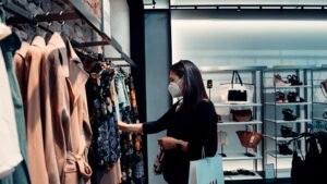 D2C and Retail industry — retail shopping
